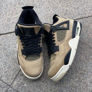 Womans Air Jordan 4 Retro 'Mushroom' 2019